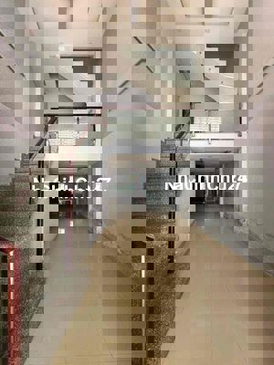 Chủ gấp bán Mặt Tiền Tạ Quảng Bửu quận 8 - 68m2 3 tầng - ôtô ngủ nhà