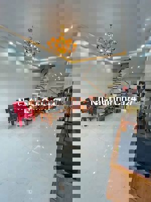 ĐỘI CẤN BA ĐÌNH 45M - 4 TẦNG - 8 TỶ, MẶT TIỀN NÕN NÀ 5M, GẦN PHỐ