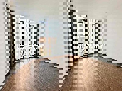 12tỷ69 có ngay nhà mặt phố Lâm Du, 41/5 0 m 6 tầng kinh doanh tốt