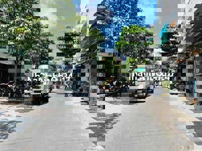 Nhà mặt tiền Lê Lư. Dt 4.3m x 17m. Nhà cấp 4