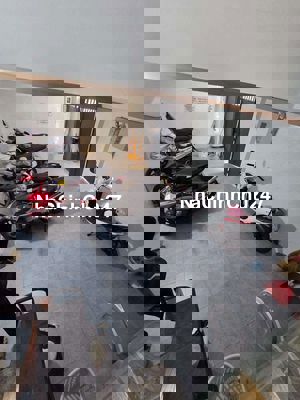 CHDV FULL NỘI THẤT SÁT MẶT TIỀN LÒ GỐM - 4X11M - 3 TẦNG