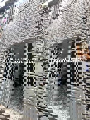 Bán nhà giá rẻ sổ riêng ngay ngã tư ga hẻm xe hơi