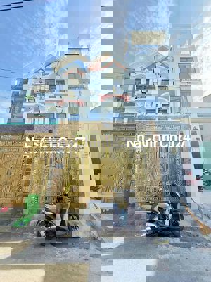 Nhà Mới Full Nội Thất Cách Phạm Văn Đồng 200M, Đối Diện TTTM GIGA MALL