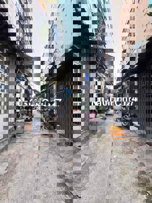 Nhà chính chủ GIÁP LÊ VĂN QUỚI – HẺM XE HƠI 5M – NHÀ 3 TẦNG