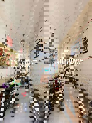 Bán Nhà Chính Chủ 3 Lầu Đứt BTCT Kiên Cố Phạm Thế Hiển P4Q8