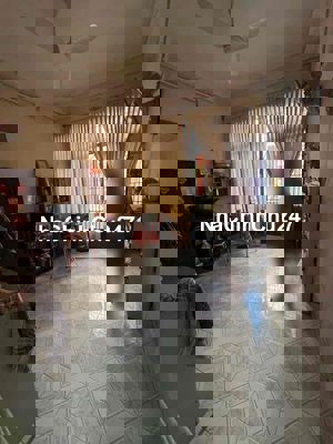 Bán nhà HXH ĐườngTrường Chinh, Tân Bình. DT 60m2. giá 8 tỷ , 3 tầng .