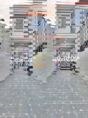 Nhà mới xây - hoàn thiện chỉn chu- thiết kế hiện đại và cực kỳ kiên cố