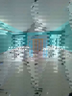 3 tỷ 450 .Bán nhà Trường chinh vào, hẻm 4m thông thoáng