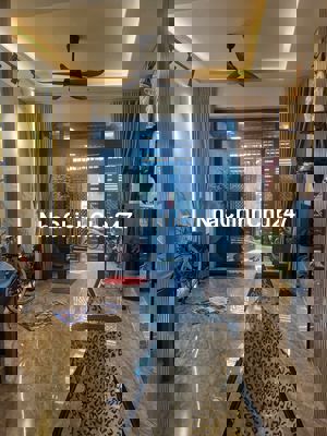 Chính chủ. Nhà 1 trệt 2 lầu sân thượng. Nguyễn Oanh P17 GV