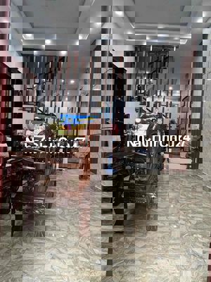 Nhà phố đẹp mới tinh Phạm Văn Đồng khu Bên Sông chủ tự xây 4 tầng lâu