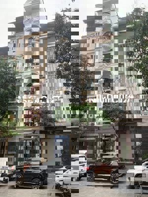 Chính chủ bán gấp nhà phố Trần Vỹ 30m2, phân lô ô tô tránh, giá 7,9 tỷ