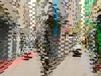 Bán Nhà Cù Chính Lan 25M x 4T Chỉ 4,85 Tỷ. Phân lô - 30m ra phố