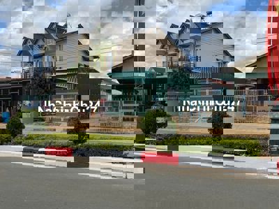 Đất mặt tiền trục chính thị trấn Lạc Dương 133m2 ngang 6m giá 6,7 tỷ.