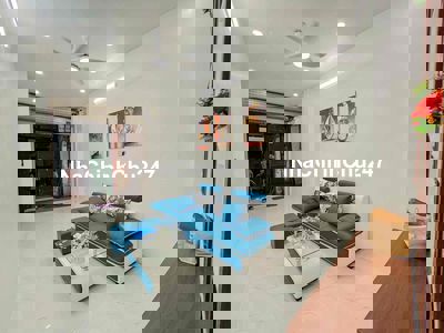 Nhà Hiếm! Cù Chính Lan, lô góc, 1 phút ra phố, 10m ra ô tô đỗ, 40m2*4T