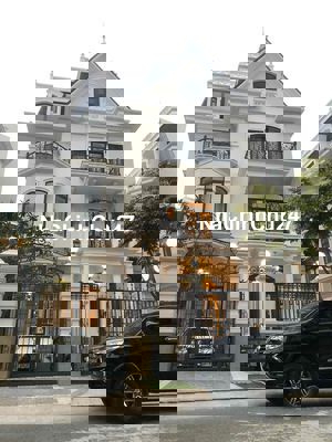 chủ gửi bán gấp  căn biệt thự nằm trong khu vip nhất nhì  quận 2