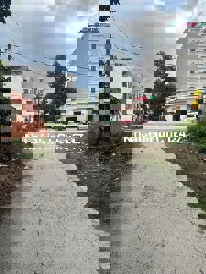 Chủ cần bán lô đất đường số 10 ở trung tâm bến lức Long An