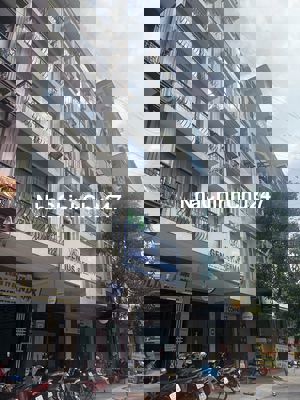 Chính chủ bán gấp nhà phố Dương Khuê 48m2, phân lô ô tô, giá 18,8 tỷ.