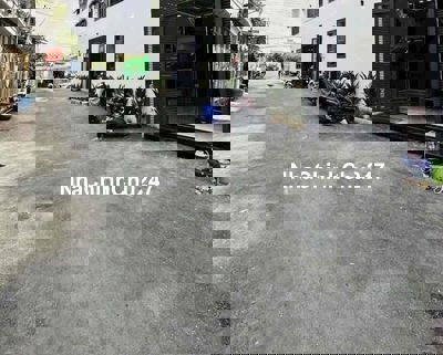 CHỦ KẸT BÁN NHANH LÔ ĐẤT NGAY QL1 VÀO 1 TRỤC THẲNG ĐƯỜNG XE TẢI