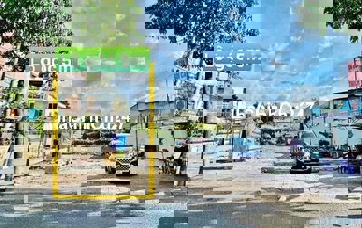 đất 2 mặt tiền đường chính lớn