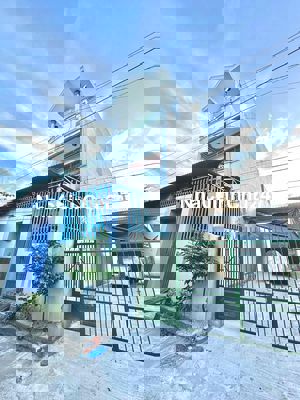 chỉnh chủ bán nhà, ngay trung tâm , gần chợ, siêu thị, trường học