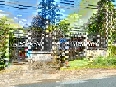 BÁN ĐẤT CÓ NHÀ CẤP 4 MẶT TIỀN 12M TÂN THÔNG HỘI CỦ CHI 400M2 570TR SHR