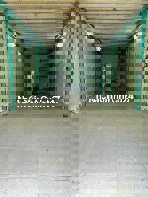 cho thê nhà mặt tiền 5x22m cầu thang cuối nhà thích hợp may hoặc in