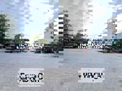 NỀN KHU VĂN HOÁ TÂY ĐÔ LỘ LỚN ĐỐI DIỆN TRƯỜNG HỌC