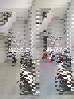 cần bán gấp nhà Tân Bình tôi chính chủ