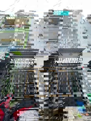 NHÀ 3 TẤM KIÊN CỐ. GIÁ RẺ. HẺM XE HƠI. ĐS8.BÌNH TÂN