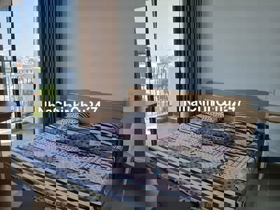 Căn hộ full nội thất 45m2. Phòng ngủ riêng, có ban công và cửa sổ