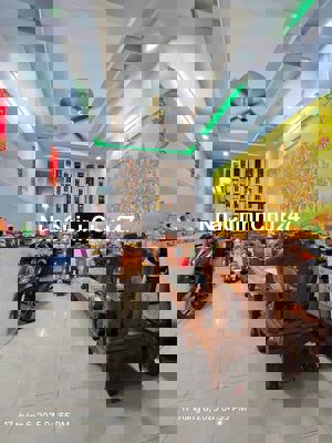 Chủ cần đẩy gấp