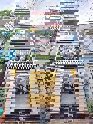 bán nhà thạnh lộc ngay nga tu ga giá 5tỷ hơn xiu