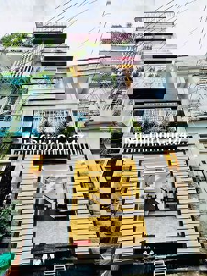 Nhà ngã tư Ga, giâ 5.35 ty, đong nam