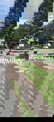 Bán đất vĩnh tân ngay đường dân chủ..150m giá 2 tỷ 550.lh ***