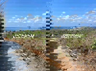 đất đảo phú quý, view biển, mặt bê tông đường xe con