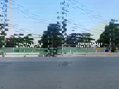 Măt tiền cao lỗ nằm giữa aeon mall và trường cao đẳng bách khoa nam