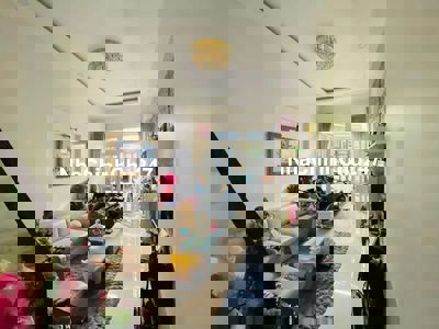 Bán gấp nhà 1 đời chủ chưa qua đầu tư. KDC Bình Hưng Bình Chánh.