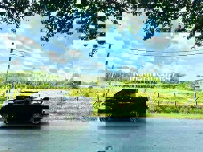 kẹt bank bán lỗ lô đất mặt tiền Hùng Vương sát biển