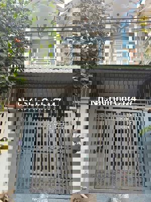 CHỦ RẤT KẸT TIỀN CẦN RA VỘI CĂN NHÀ Ở KHU DÂN CƯ ĐÔNG ĐỨC