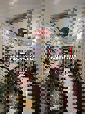 Hẻm trường chinh ngay ngã tư bảy hiền DT:3,7x16 trệt 3 lầu vô ở liền