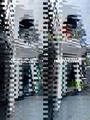 Chính chủ cần bán gấp căn nhà 1 trệt 1 lầu 95m2 giá 2T300