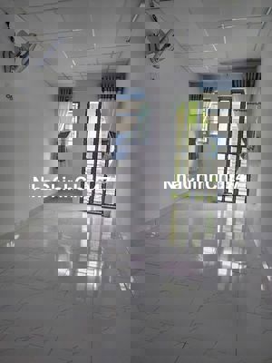 chủ ngơp bán gấp nhà 1 trệt, 1 lầu, DT 21m2, Giá 430tr