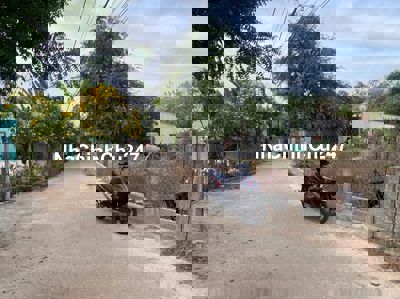 Đất Vườn, Gần Nhà máy nước Đô vinh