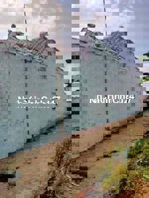 cần bán đất khu dân cư đông đúc cách uỷ bản xã 300m2