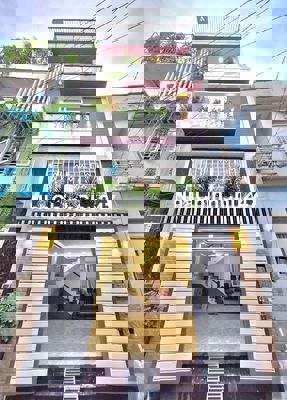 Bán nhà ngã tư ga