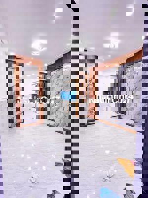 Nhà Quận 12 Đẹp Chỉ 750 Triệu  Ngay Ngã Tư Ga, 2pn, wc KDC Đông Đúc