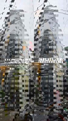 CHÍNH CHỦ BÁN NHÀ 2 MT LÔ GÓC NGUYÊN HỒNG P1