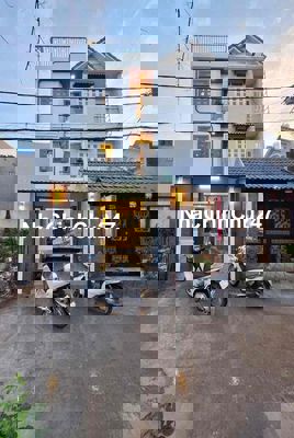 Chính Chủ bán nhà Gần Uỷ Ban Thạnh Xuân SÂN XE HƠI 4 phòng ngủ