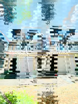 Biệt thự song lập 175m2 full nội thất đẹp, 3pn 4wc, hướng mát, sổ hồng