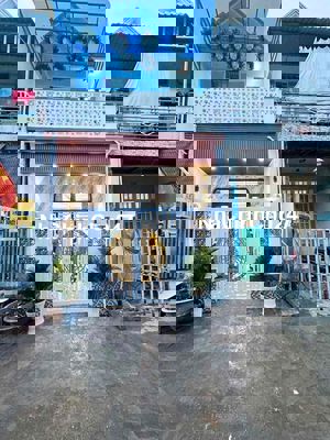 Nhà Mới 1 Lầu 4 x 15m, Đường Xe Hơi + Full Nội Thất . Sổ Hồng Riêng